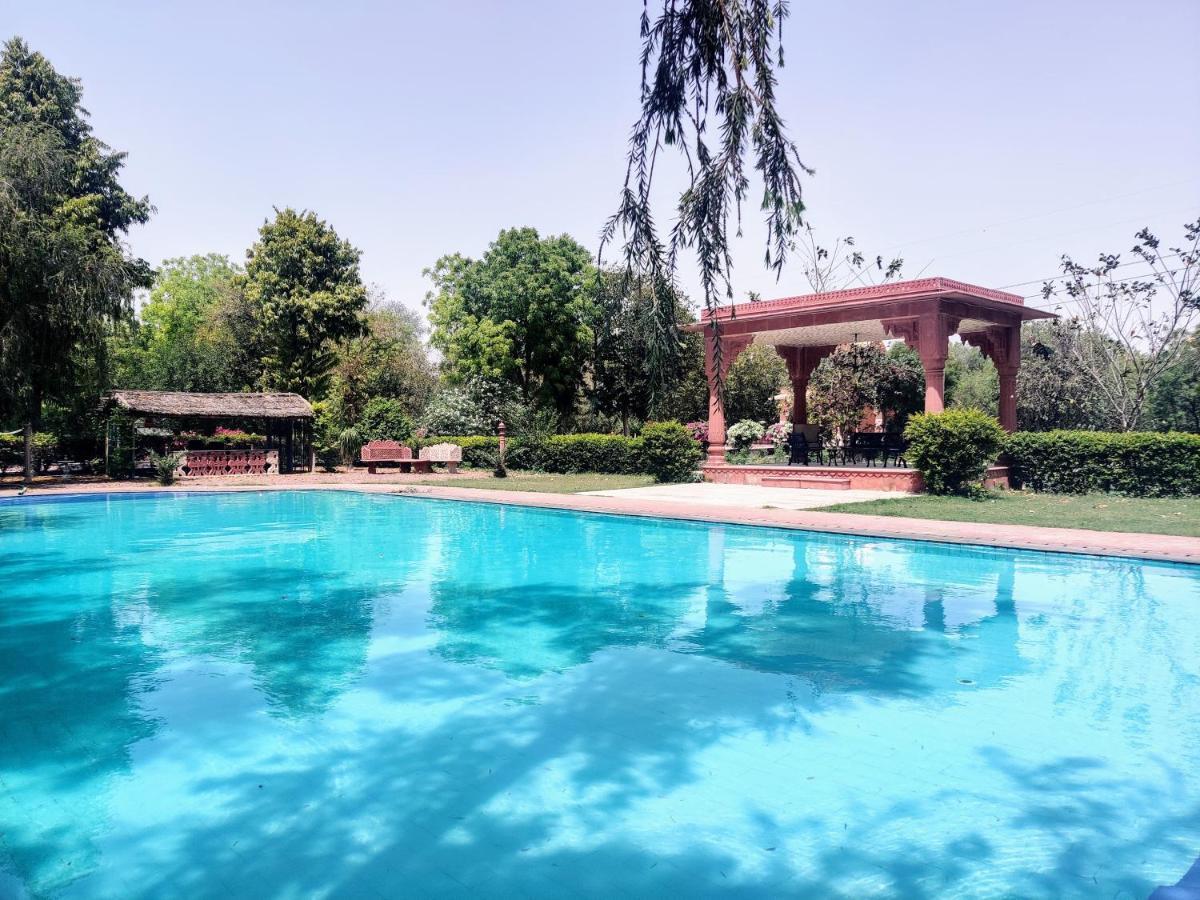 Umaid Palace - A Lakeside Heritage Palace Resort Near Jaipur Close To Bhangarh & Chand Baori Stepwell Abhaneri Dubbī Εξωτερικό φωτογραφία