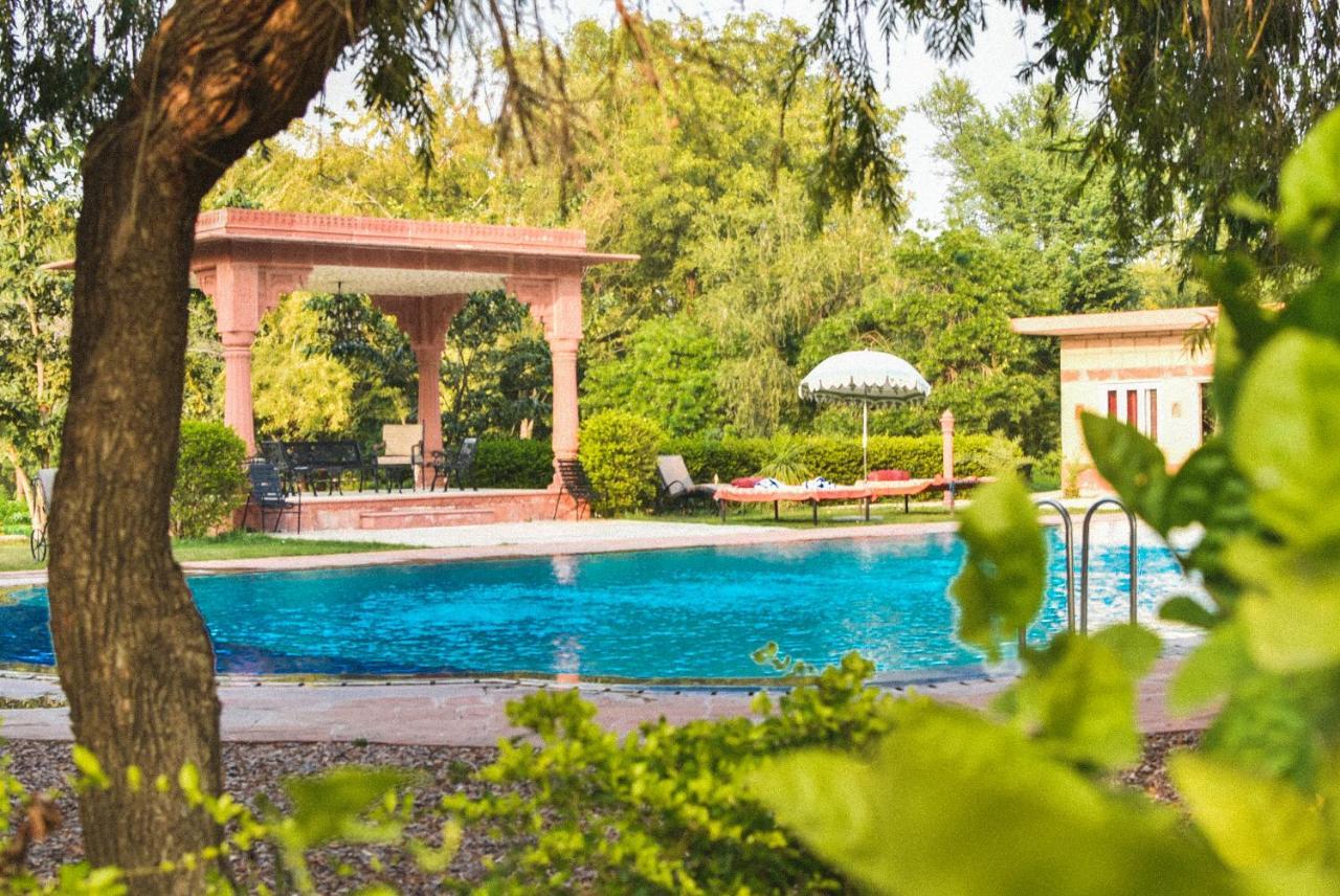 Umaid Palace - A Lakeside Heritage Palace Resort Near Jaipur Close To Bhangarh & Chand Baori Stepwell Abhaneri Dubbī Εξωτερικό φωτογραφία