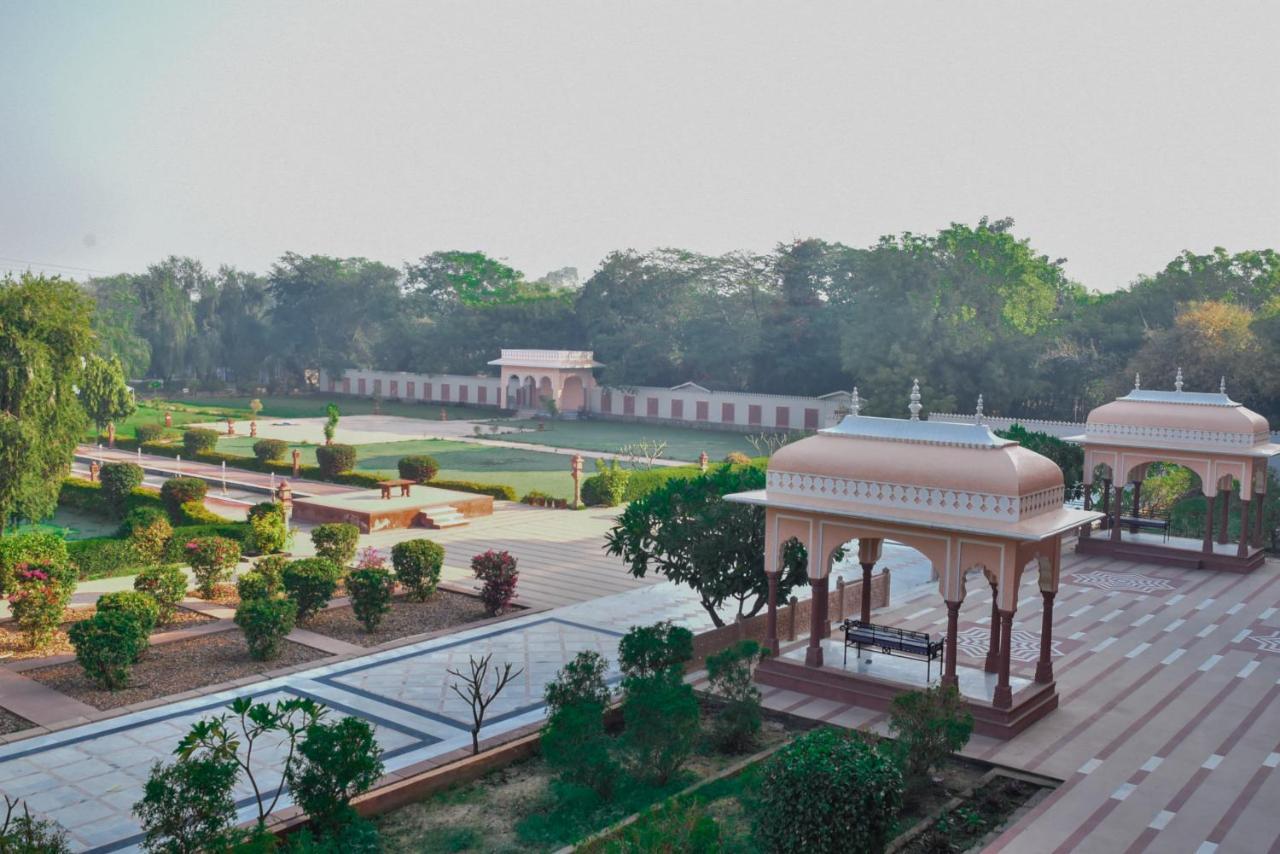 Umaid Palace - A Lakeside Heritage Palace Resort Near Jaipur Close To Bhangarh & Chand Baori Stepwell Abhaneri Dubbī Εξωτερικό φωτογραφία