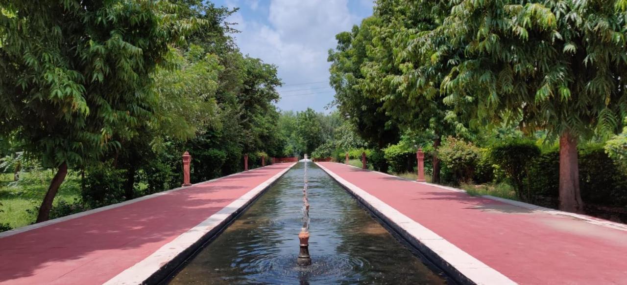 Umaid Palace - A Lakeside Heritage Palace Resort Near Jaipur Close To Bhangarh & Chand Baori Stepwell Abhaneri Dubbī Εξωτερικό φωτογραφία