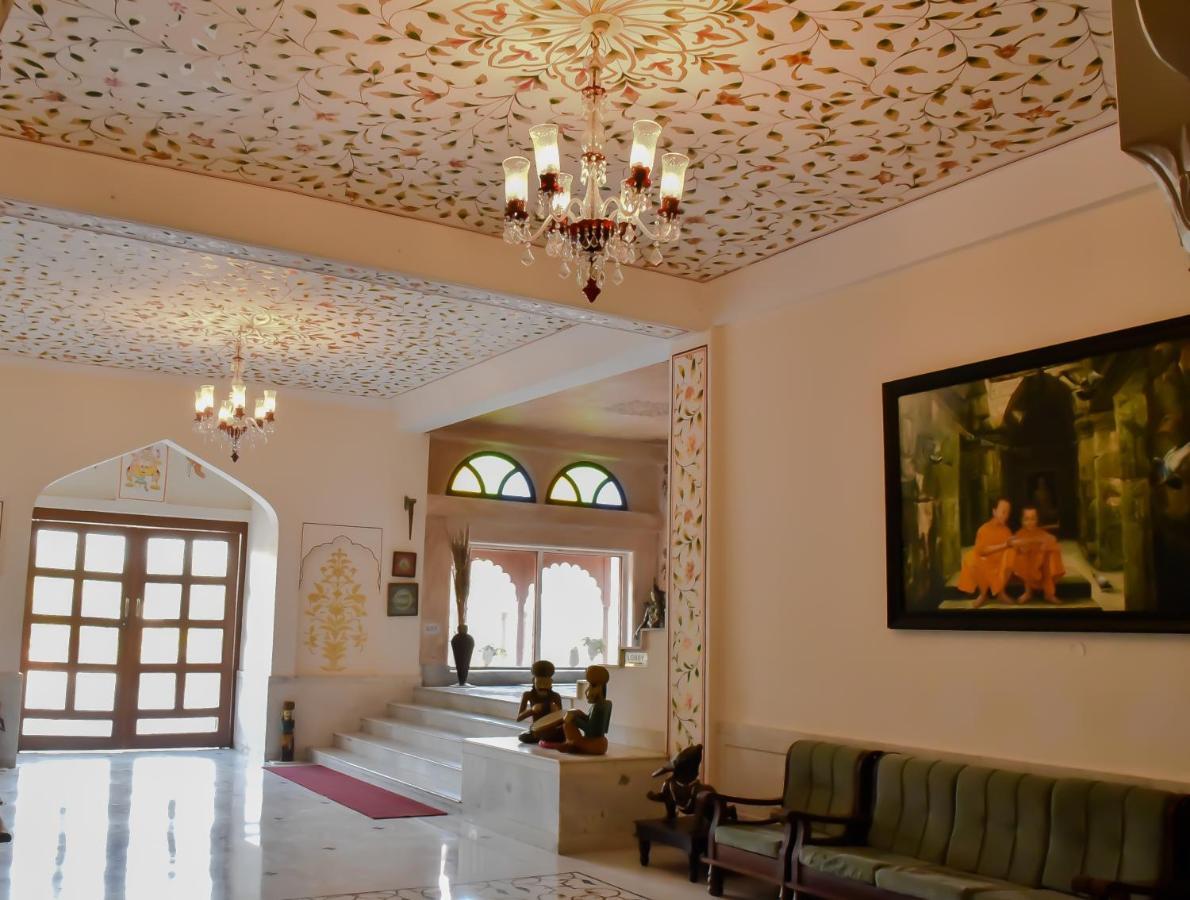 Umaid Palace - A Lakeside Heritage Palace Resort Near Jaipur Close To Bhangarh & Chand Baori Stepwell Abhaneri Dubbī Εξωτερικό φωτογραφία