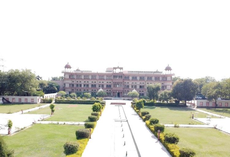 Umaid Palace - A Lakeside Heritage Palace Resort Near Jaipur Close To Bhangarh & Chand Baori Stepwell Abhaneri Dubbī Εξωτερικό φωτογραφία