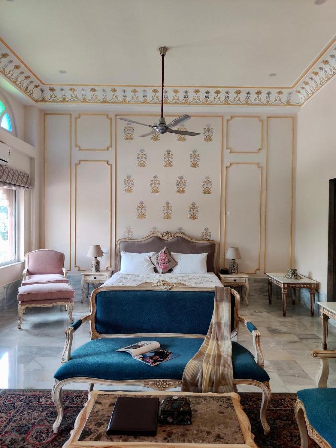 Umaid Palace - A Lakeside Heritage Palace Resort Near Jaipur Close To Bhangarh & Chand Baori Stepwell Abhaneri Dubbī Εξωτερικό φωτογραφία