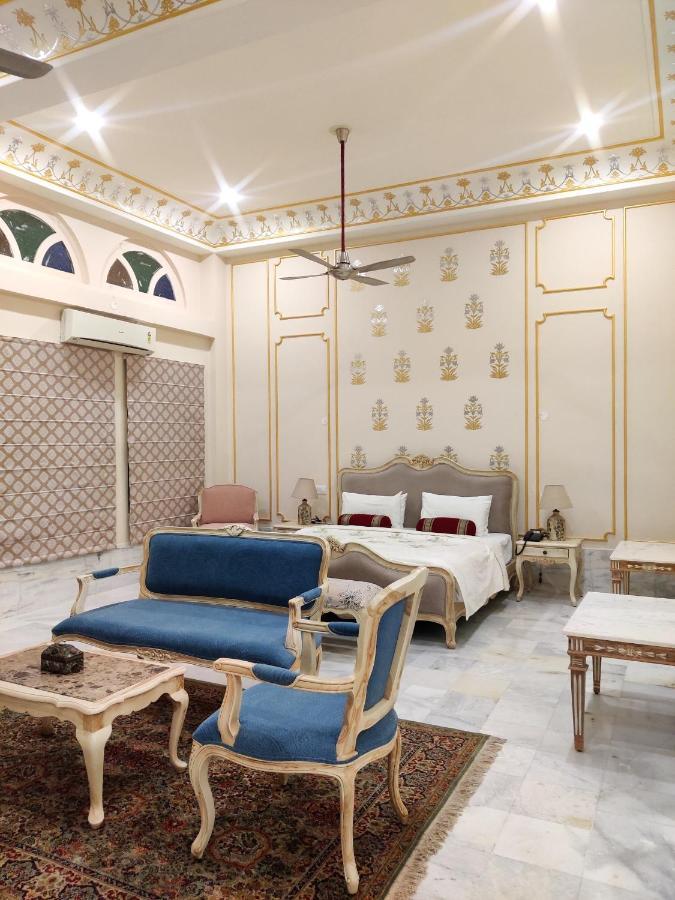 Umaid Palace - A Lakeside Heritage Palace Resort Near Jaipur Close To Bhangarh & Chand Baori Stepwell Abhaneri Dubbī Εξωτερικό φωτογραφία
